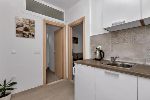 Apartmani Leona - image 12