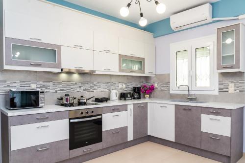  Esmeralda Zante House in Argassi
