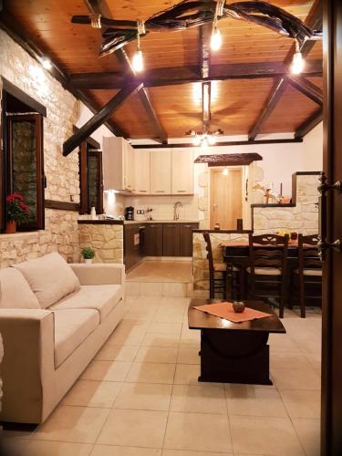 House of Stone Vliho - 2.5km from Nidri gîte à louer Álatron