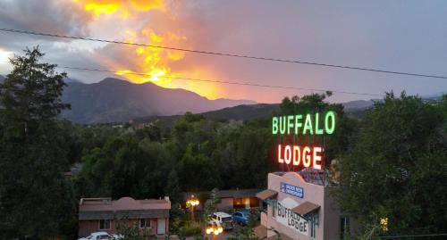 Buffalo Lodge Bicycle Resort - Amazing access to local trails & the Garden