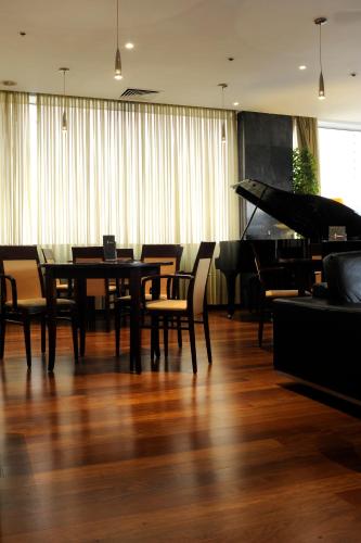 Radisson Blu Hotel Lisbon - main image
