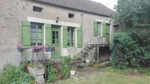 Зовнішній вигляд готелю, Gite de charme au coeur de la Bourgogne in Шато-Шинон