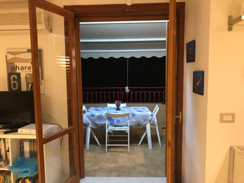設施, La casa del sole sorgente in 萊托揚尼