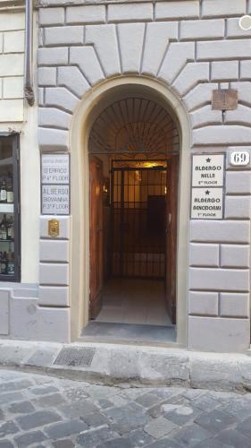Hotel Nella Firenze – Florence, IA