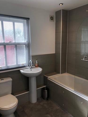 Bathroom, 1 Laurel Court in Ulverston North