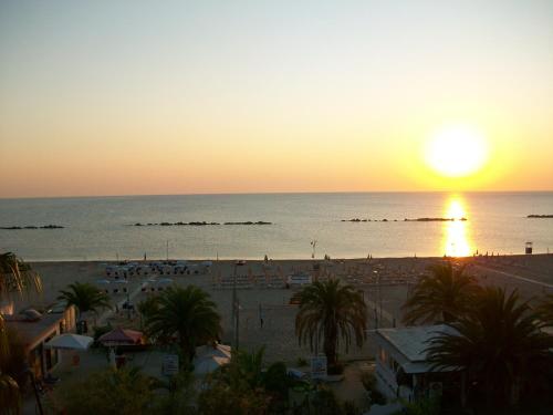 Petit Hotel – San Benedetto del Tronto, MO