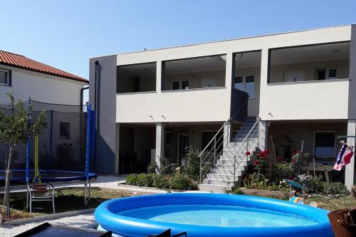 Apartments with a parking space Stinjan Pula - 14106 
