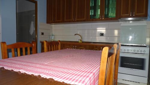 Hotel De Luna – Ksamil, OR