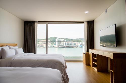 View, Fortuna Hotel in Tongyeong-si