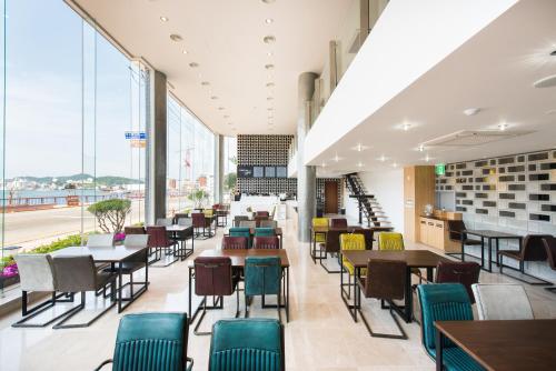 Food and beverages, Fortuna Hotel in Tongyeong-si