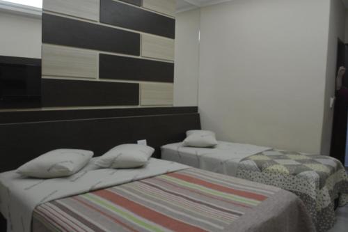 Deluxe Triple Room with 1 Double Bed and 1 Single Bed image 4