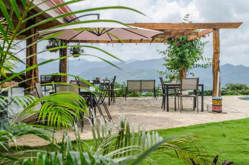 Restorāns, Hotel Peace & Lodge in Puerto Carrillo