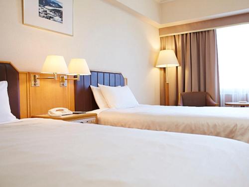 Hotel New Otani Takaoka Hotel New Otani Takaoka is perfectly located for both business and leisure guests in Takaoka. The property offers guests a range of services and amenities designed to provide comfort and convenience. 