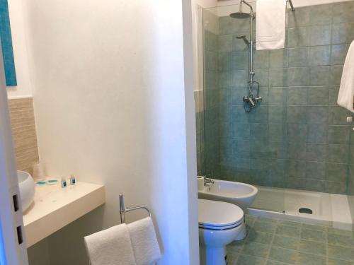 Bathroom, Guest House - La Sirena Salentina in Patu