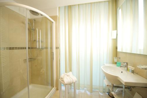 15188833 Mercure Hotel Rimini Artis