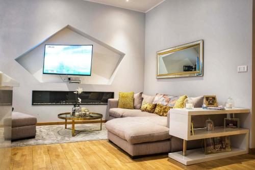 2 Bed Chic Apartment In Glasgow City Centre, Abington, Lanarkshire