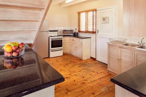 Dapur, First Group Kowie River Chalets in Port Alfred