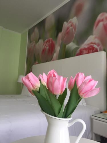 Lx Flowers Apartments - image 4