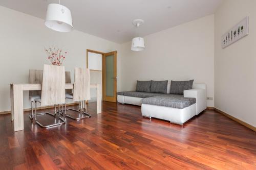  Home Sweet Espinho, Ferienwohnung in Espinho