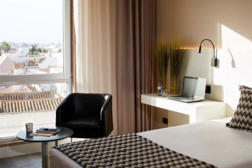 Superior Double or Twin Room image 5