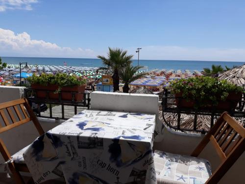  Appartamento Frontemare Azzurra, Pension in Caorle