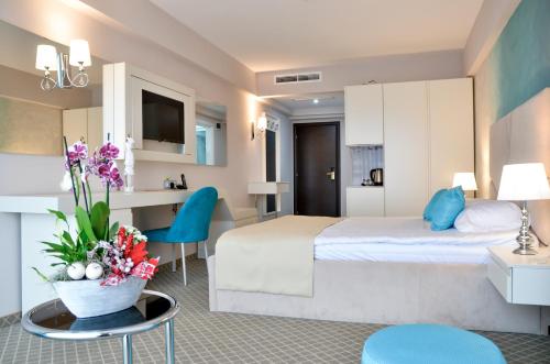 Hotel Afrodita -Valenii De Munte - image 7