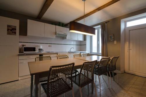 Les Trois Voisins in Bourseigne-Vieille