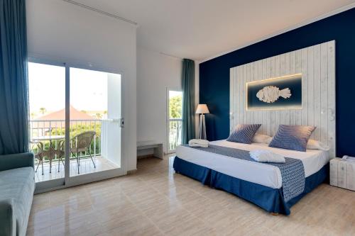 Junior Suite with Sea View (2 Adults)