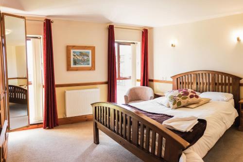 Fernhill Bed and Breakfast - Accommodation - Rochdale