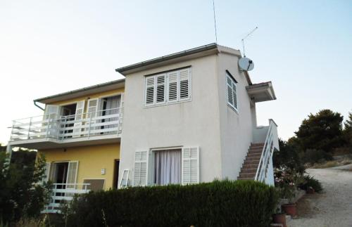  Apartments Jura, Ferienwohnung in Primošten