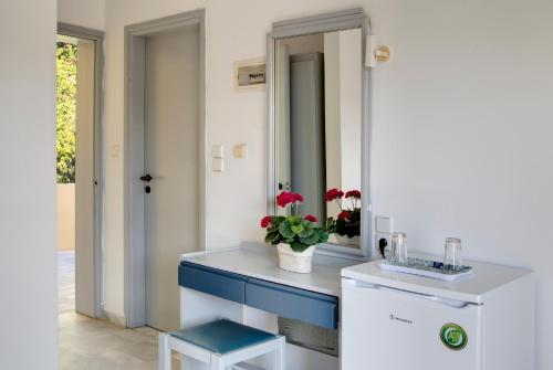 Akasti Hotel - image 7