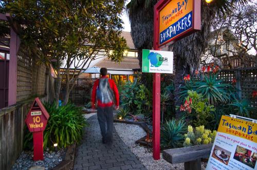 Entrada, Tasman Bay Backpackers in Nelson