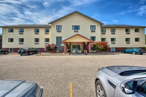 Rodeway Inn - Hotel - Whitehall