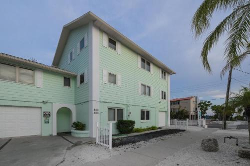 A Shore Thing by Beachside Management