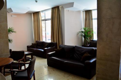 Hotel L'Escala - image 7