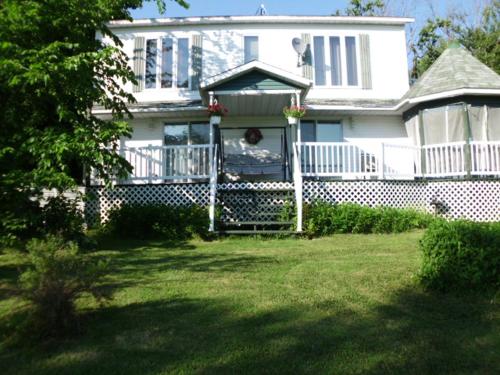 Le Reflet de la Riviere B&B in Laimridža (QC)