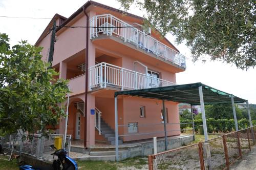  Apartmani Ramljak in 21222 Marina