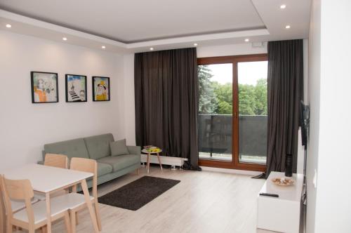 Apartament Business Magazynowa 11A, Varsavia