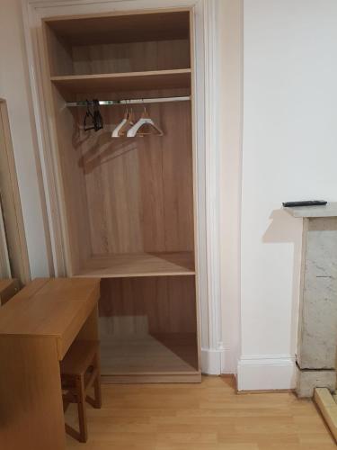 Bentinck Street Ground Floor Apartment - image 5
