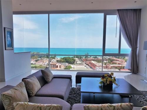 Sunset Plaza Karon Beach by PHR Phuket