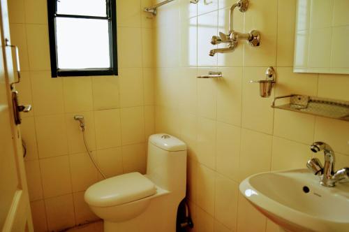 Bathroom, Zambala Halesi Resort in Lukla