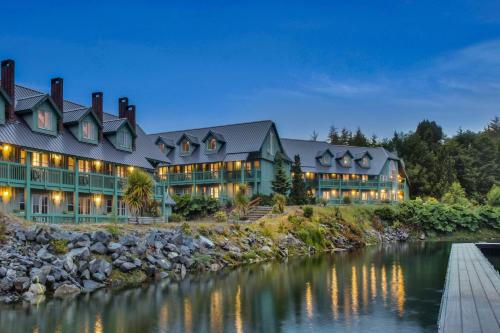 Canadian Princess Lodge & Marina - Accommodation - Ucluelet