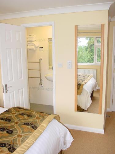 Lingwood Lodge - image 13