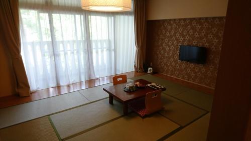 Room with Tatami Area - Non-Smoking 