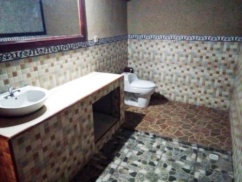 Badkamer, Prisida Guest House in Pemuteran