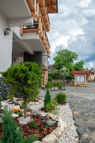 Viesnīcas āriene, La Conacul Vesel Săpânța (La Conacul Vesel Sapanta) in Sapanta