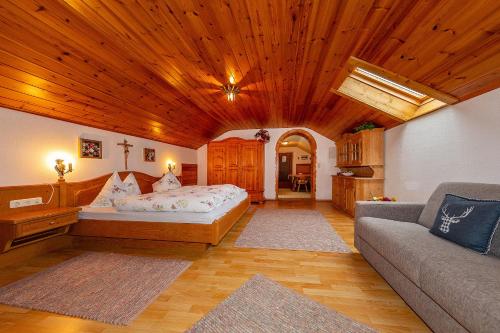 Grobl-Alm Haus zur schonen Aussicht 317m von Pürschling-Weg entfernt