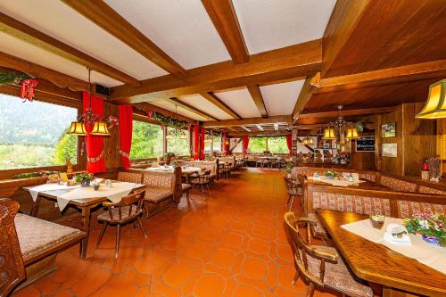 餐廳, Grobl-Alm Haus zur schonen Aussicht in 厄塔爾