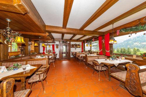 餐廳, Grobl-Alm Haus zur schonen Aussicht in 厄塔爾