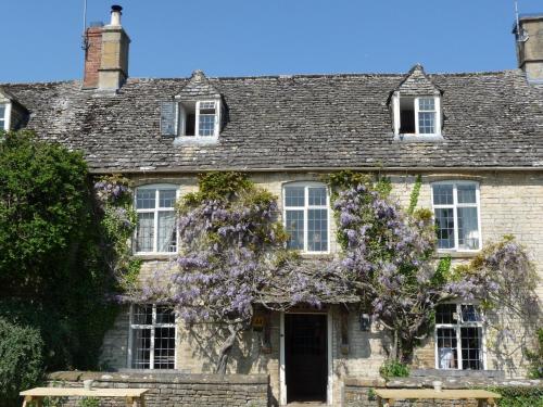 The Swan Inn Swinbrook - image 8